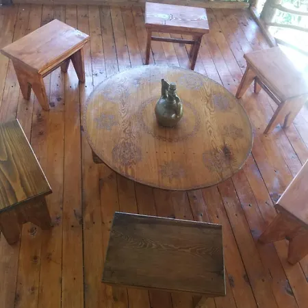 Bujtina Kashnjeti Te Lush Zefi Tropoje